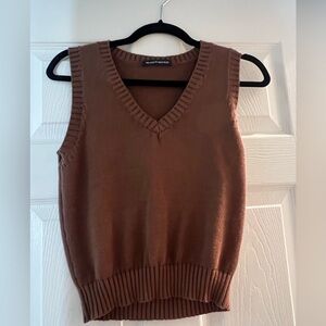 BRANDY MELVILLE brown knit sweater vest